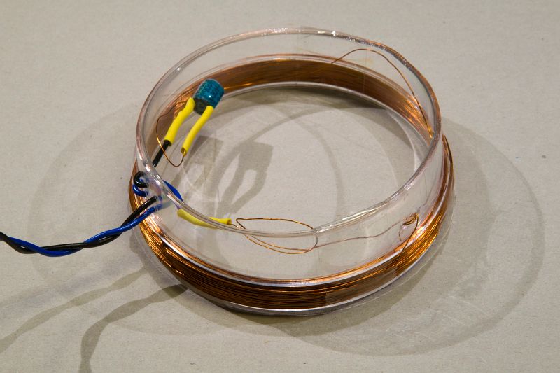 Sensor coil with series capacitor.